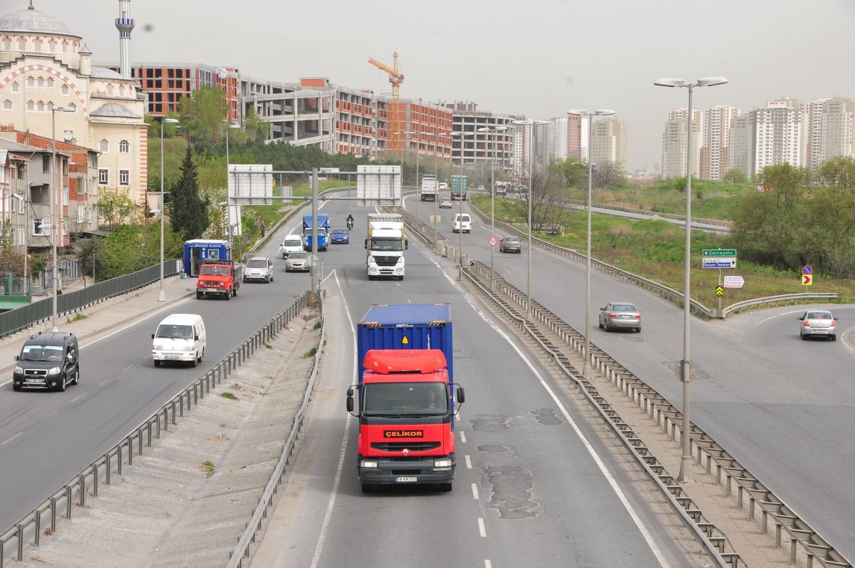 Beylikdüzü\'ne 100 Dönümlük Tır Parkı