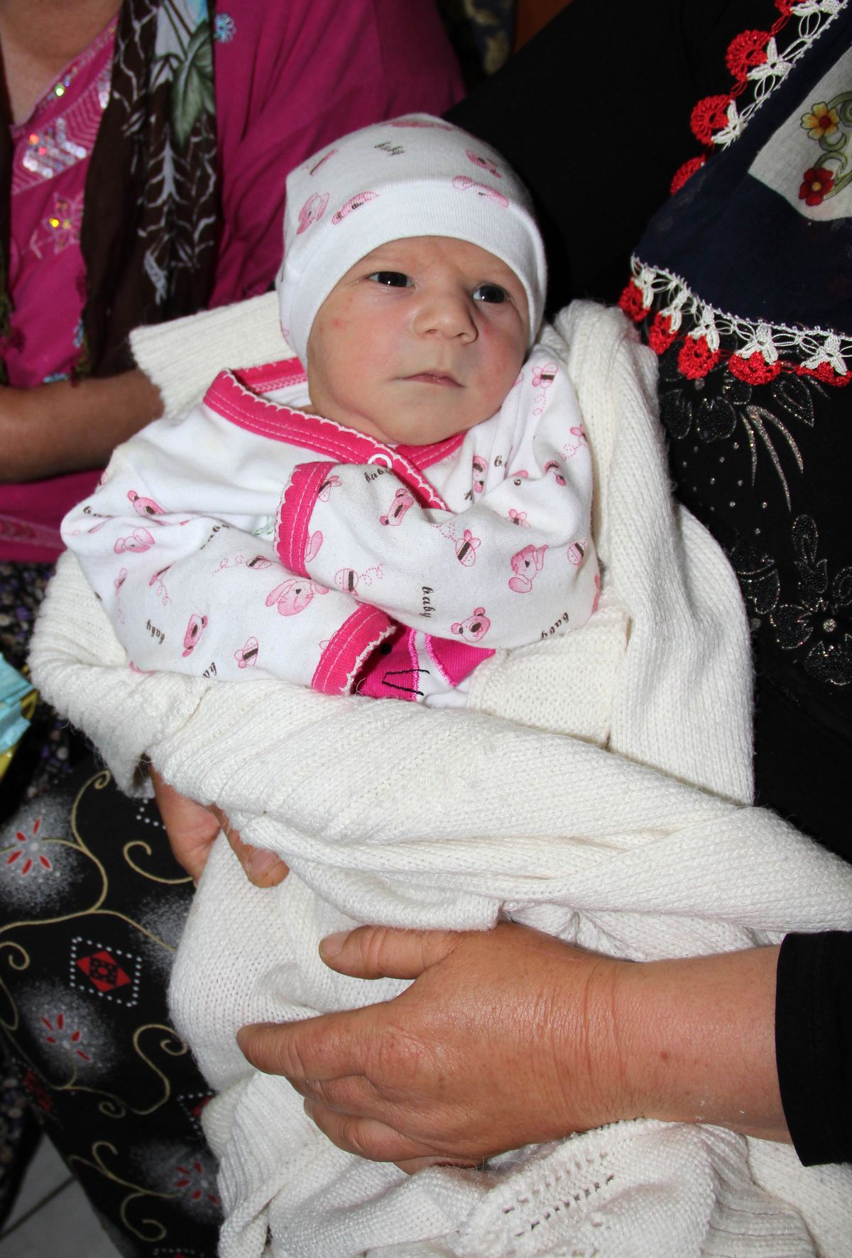 Bir Haftalık Bebek Bahçede Bulundu