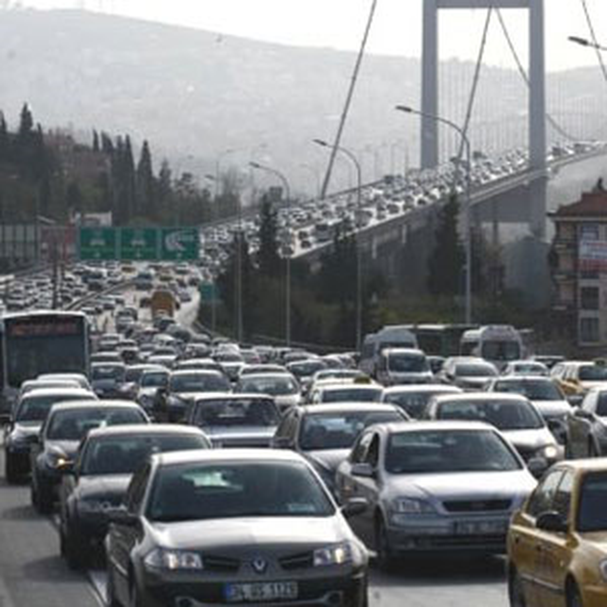 Boğaziçi Köprüsü Yeniden Trafiğe Açıldı