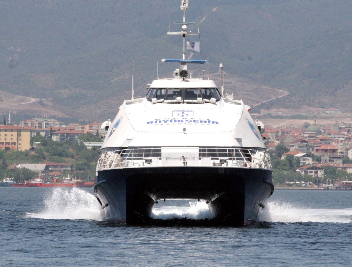 Deniz Ulaşımına Lodos Engeli


