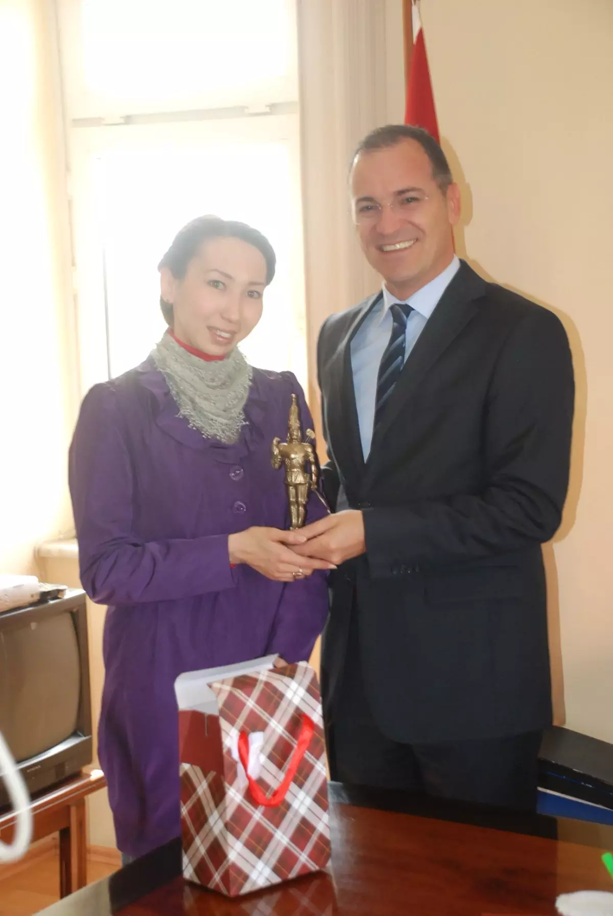 Didim Kaymakamı Emiroğlu Kazak Öğrencileri Ağırladı