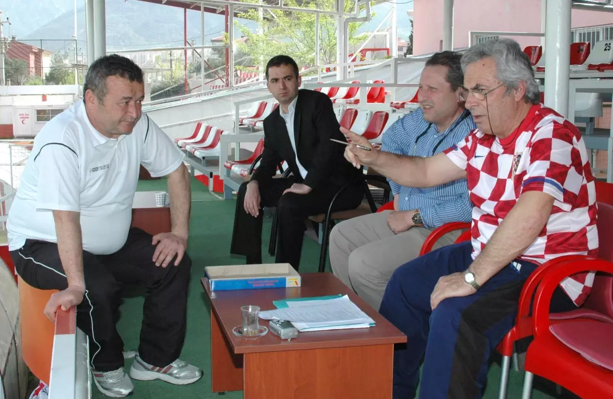 Doğan Seyfi Atlı Stadı Denetlendi