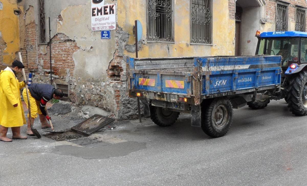 Edremit'te Sel Alarmı