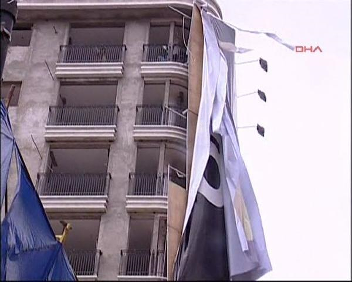Vali ve Emniyet Müdürü Fırtınada Zor Anlar Yaşadı