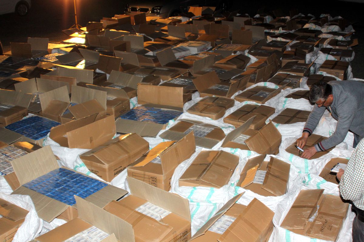 Gaziantep\'te 24 Bin 460 Karton Kaçak Sigara Ele Geçirildi