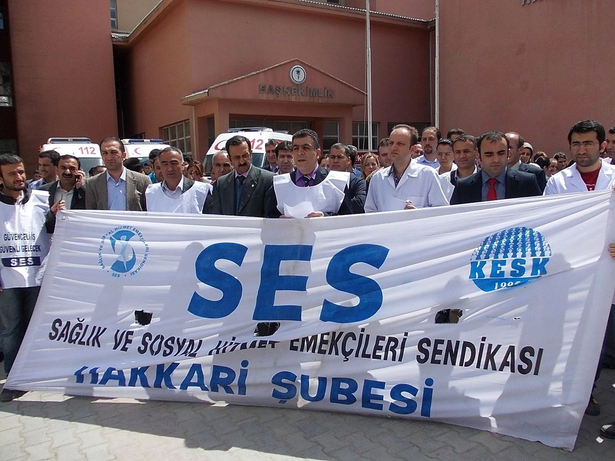 Gaziantep'teki Doktor Cinayeti Hakkari'de Protesto Edildi