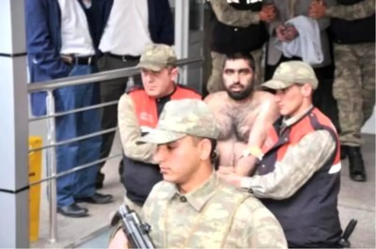 Gümüşhane Arzular Cezaevi\'nde Yangın: 4 Mahkum, 2 Gardiyan Hastanede