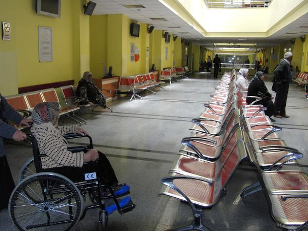Kilis\'te Doktorlar Eylemdeyken, Yoğun Bakımda Ölen Hastanın Yakınları Doktorlara Saldırdı