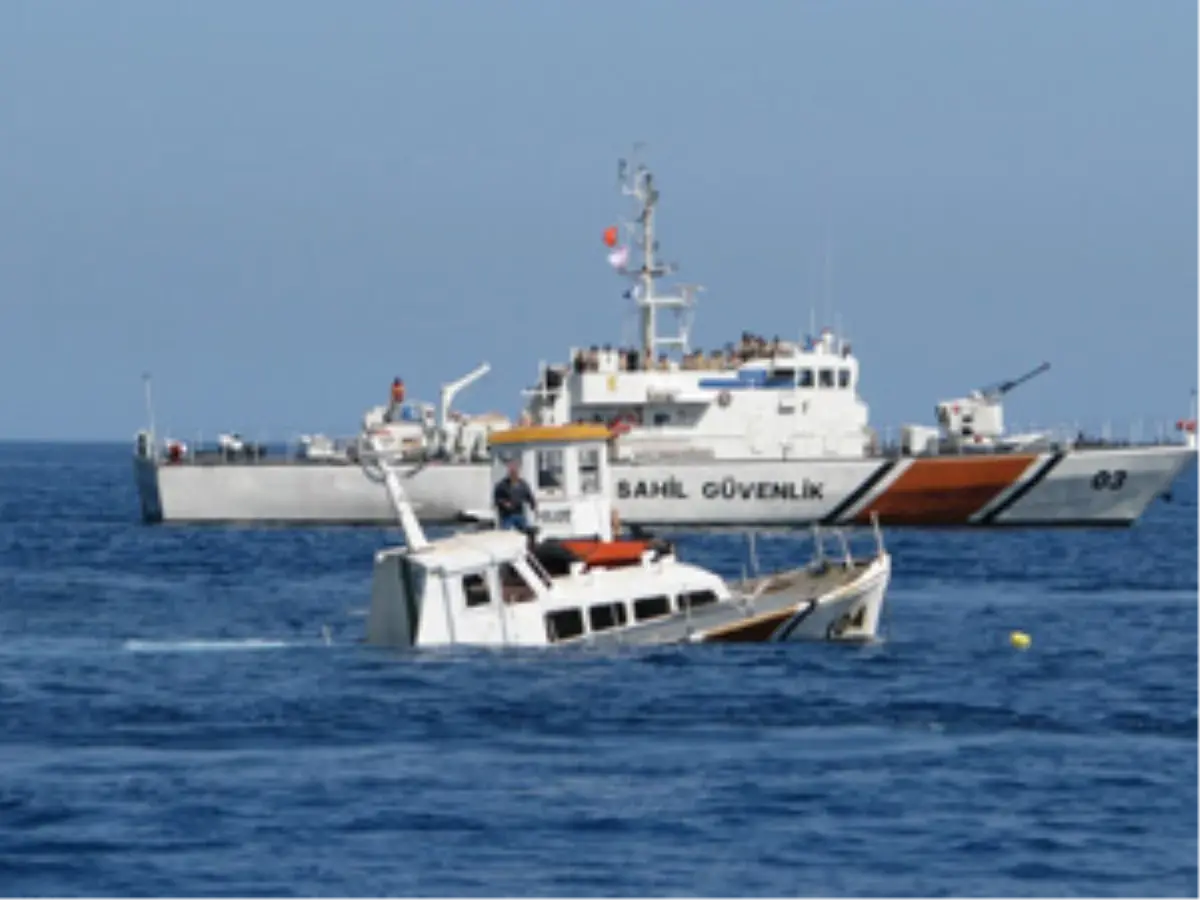 KKTC\'de Ekonomik Ömrünü Tamamlayan Kktcsg-104 Botu Turizm Amaçlı Batırıldı