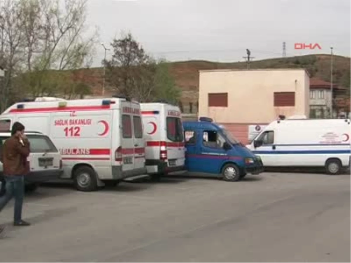 Kum Fırtınası Nedeniyle İspanyol Turistlerin Bulunduğu Otobüs Kaza Yaptı 15 Yaralı