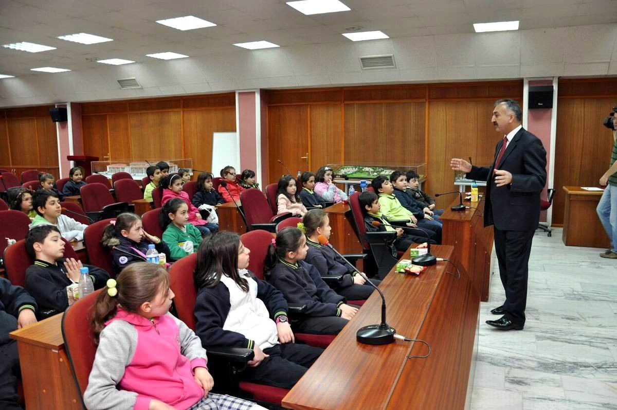 Melahat Ünügür İlköğretim Okulu Öğrencileri; Odunpazarı Belediyesini Ziyaret Ettiler