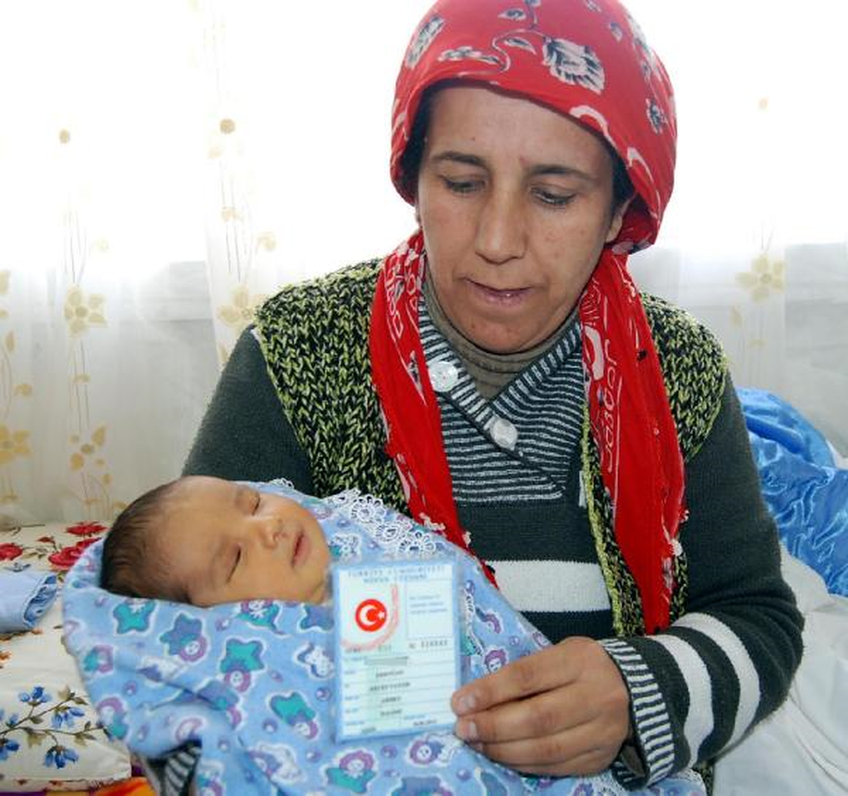Nisan Ayında Doğan Oğluna Başbakan\'ın Doğum Günü 26 Şubat\'ı Yazdırdı
