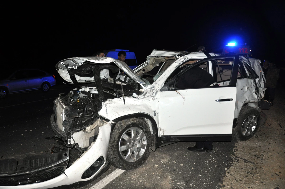 Nusaybin\'de Trafik Kazası: 1 Ölü, 4 Yaralı