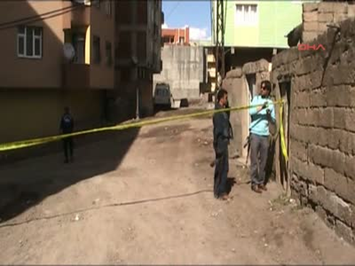 Oyun Oynarken El Bombası Buldu