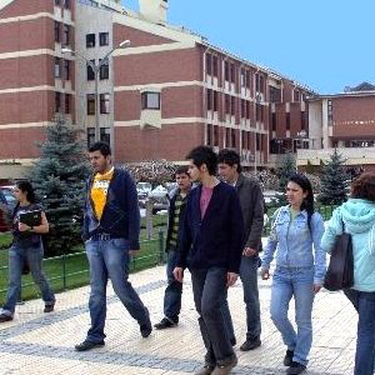Recep Tayyip Erdoğan Üniversitesi\'ne 2 Fakülte ve 2 Yüksekokul