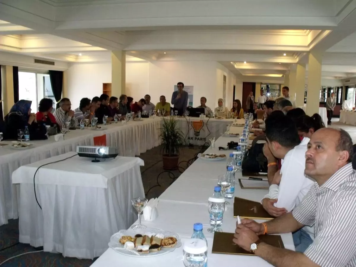 Salihli Ak Parti, İzmir\'de 2 Günlük Kampa Girdi