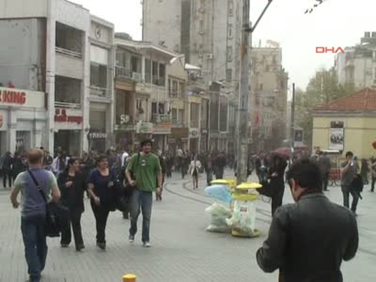 Taksim\'de Şiddetli Fırtına