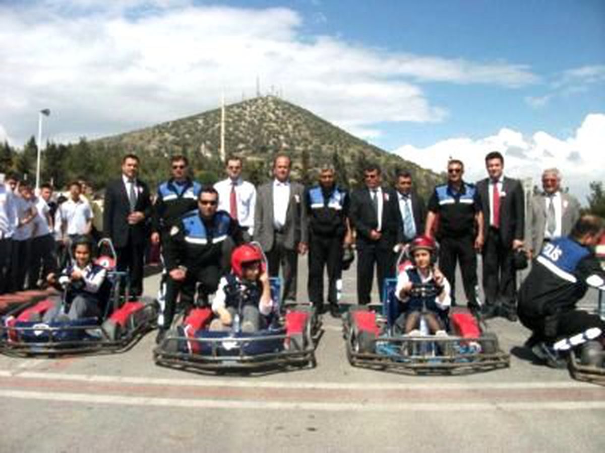 Tarsus\'ta Polis Öğrencileri Gezdirdi