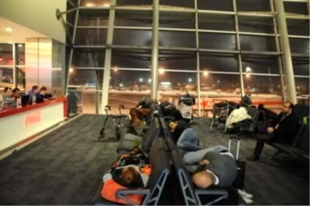 Fırtına Uçak Seferlerini de Vurdu