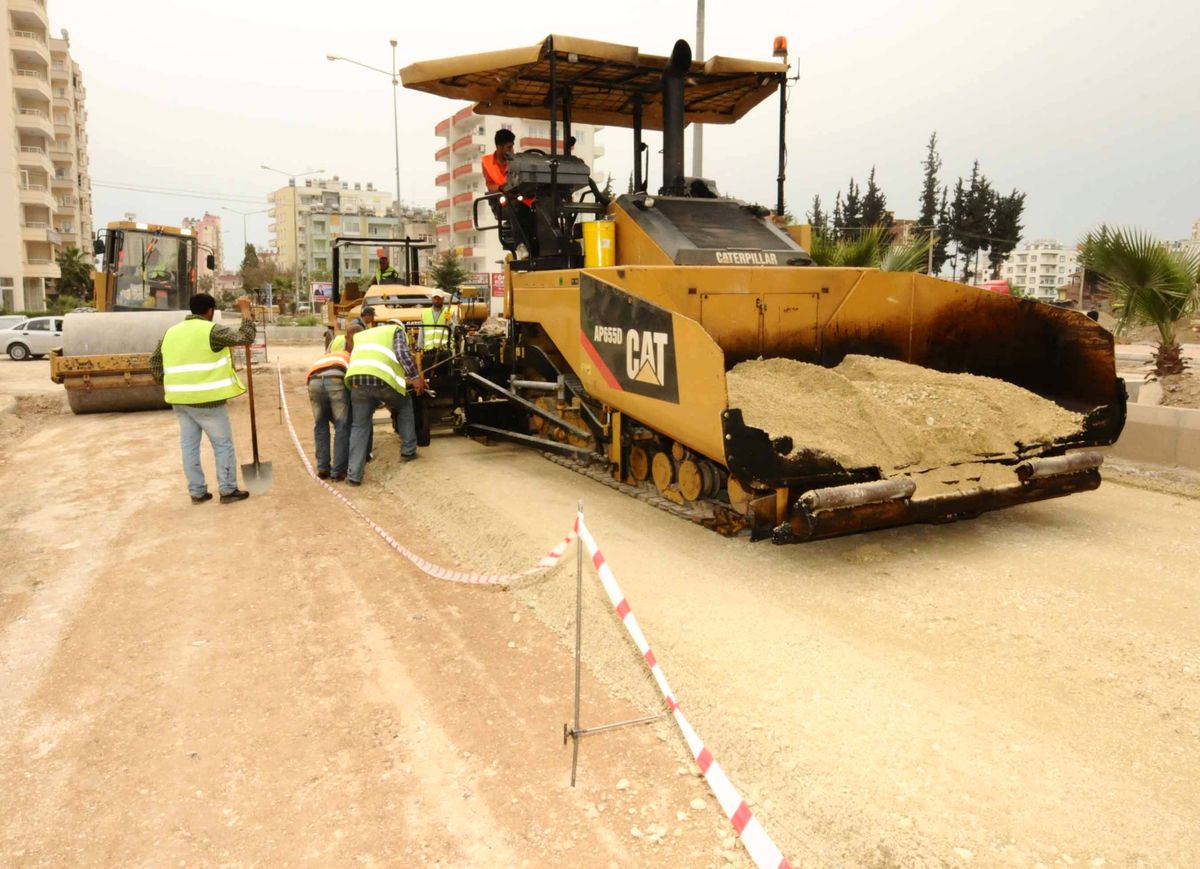 Üniversite Yolu Asfaltlanıyor