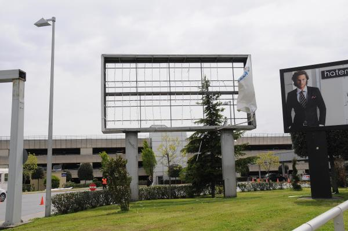 Yeniden - Lodos Atatürk Havalimanı\'nda da Etkili Oldu