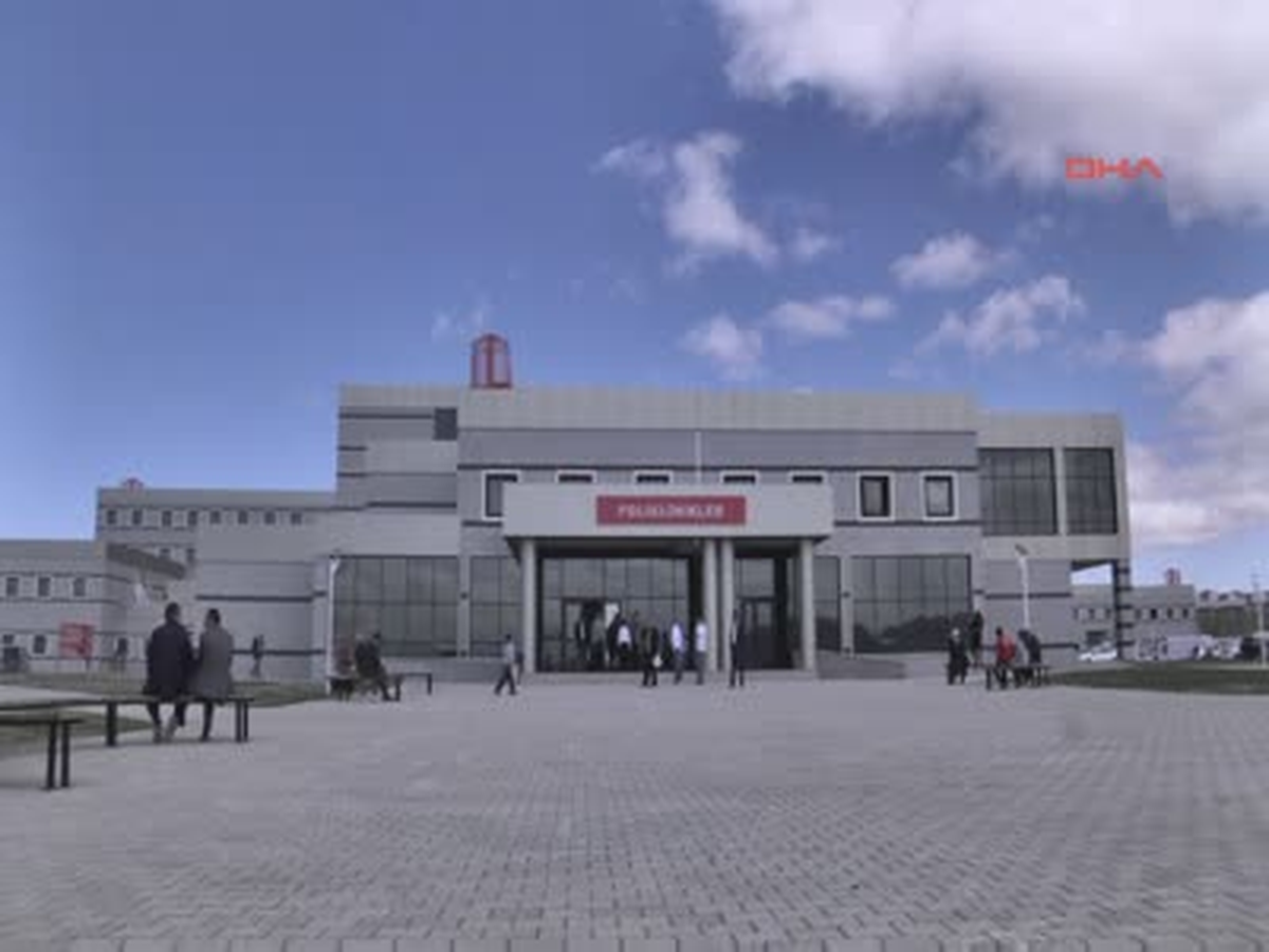 Yyü Hastanesi Hasta Kabulüne Başladı