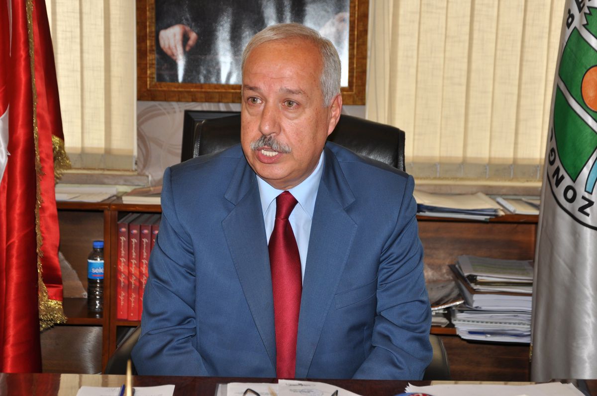 Zonguldak Belediye Başkanı Akdemir\'den, Müteahhitlere Teşekkür Belgesi
