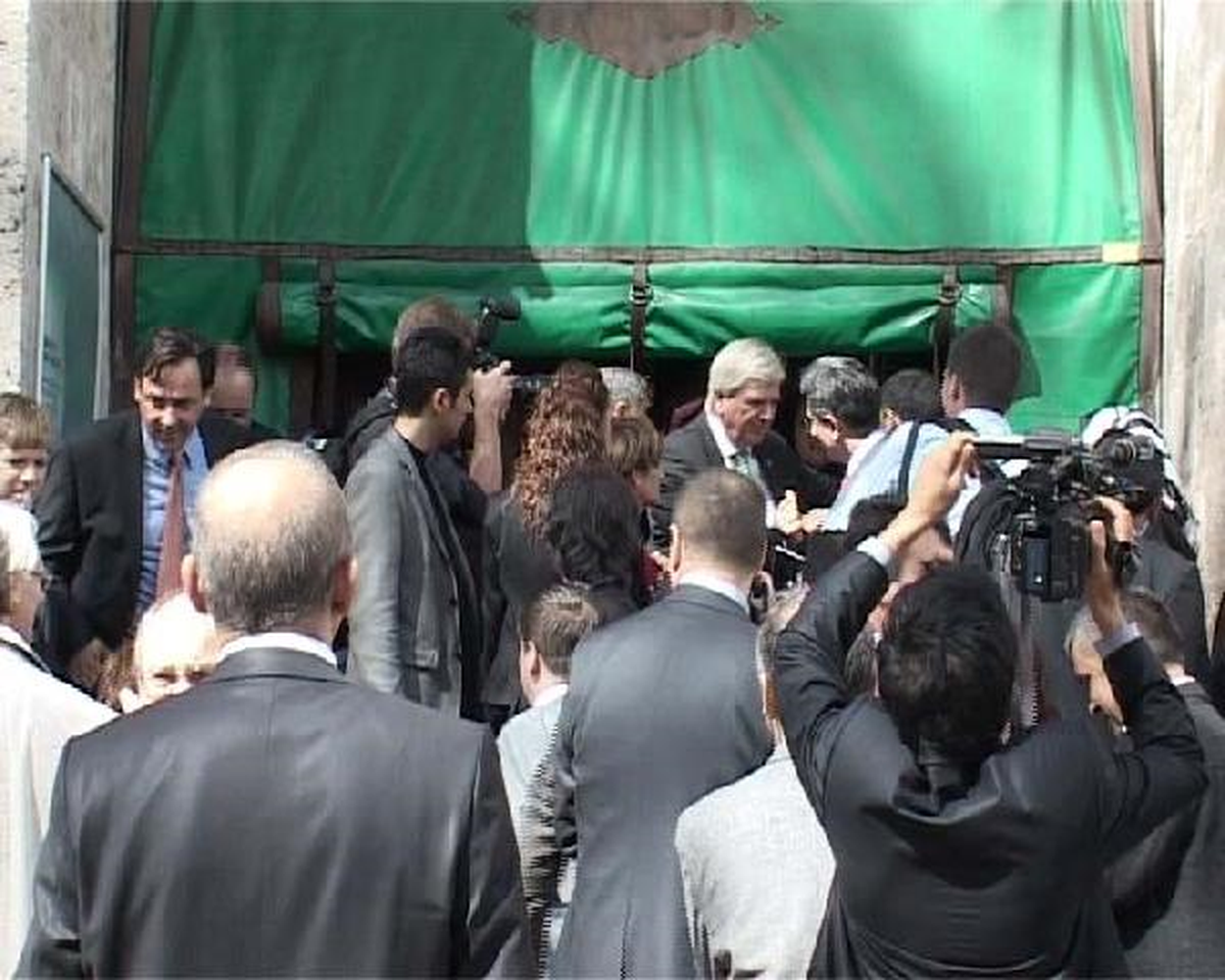 Alman Başbakan, Kadınların Hatim Duası Var Diye Ulu Camiyi Gezemedi