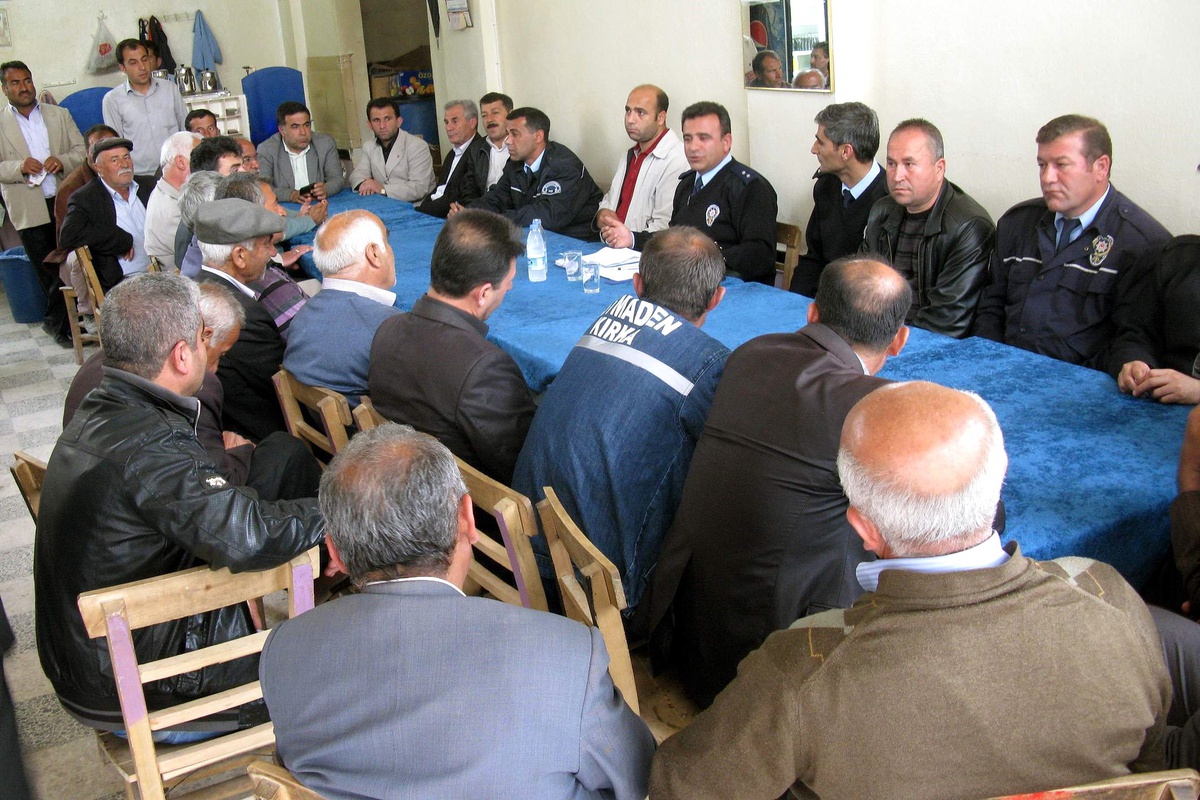Araban Emniyeti\'nden Kahvehanede Huzur Toplantısı