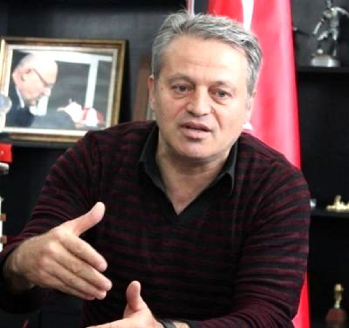 Bahri Kaya Camiayı Sakin Olmaları İçin Uyardı