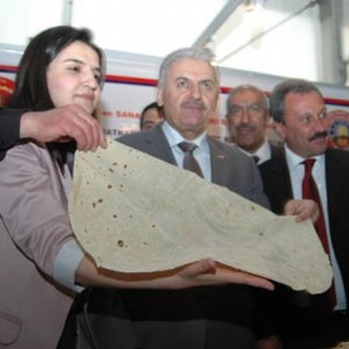 Bakan Yıldırım, 'Malatya Günleri'ni Ziyaret Etti