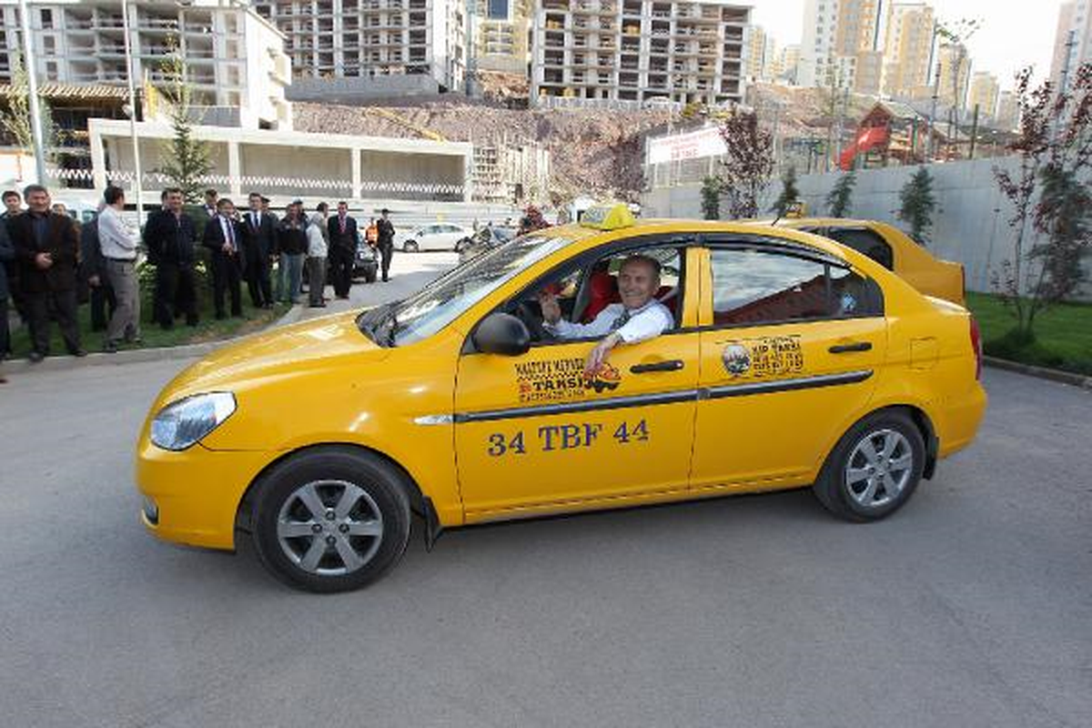 Başkan Topbaş Taksici Esnafını Ziyaret Etti, Taksi Kullandı