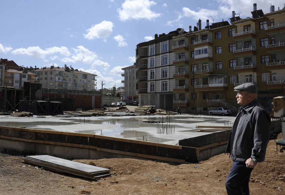 Başkan Uğurlu, Otopark İnşaatında İncelemelerde Bulundu