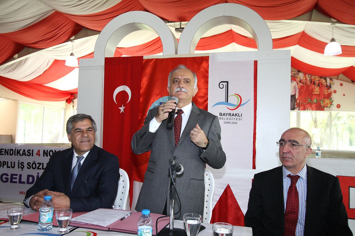 Bayraklı Belediyesi'nde Toplu Sözleşme Mutluluğu