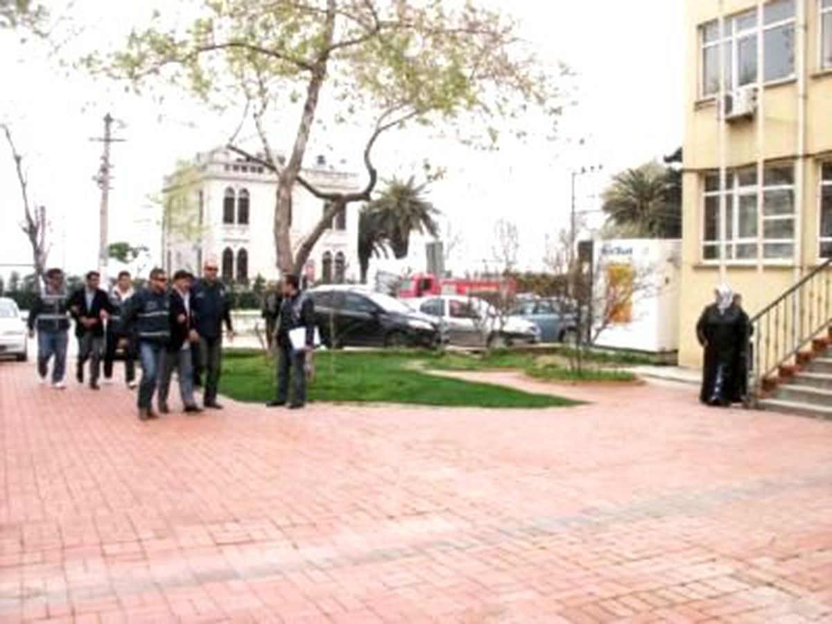 Bursa\'daki Çekirge Operasyonunda 5 Tutuklama