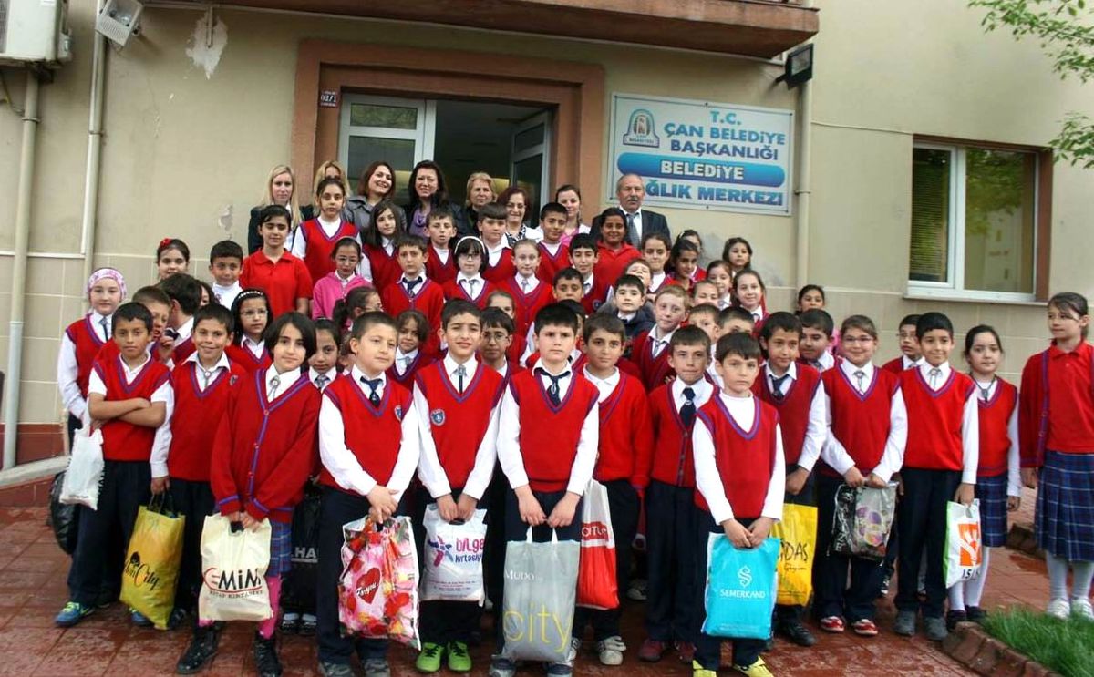 Çan 23 Eylül İlköğretim Okulu Öğrencilerinden Yardımseverlik Örneği
