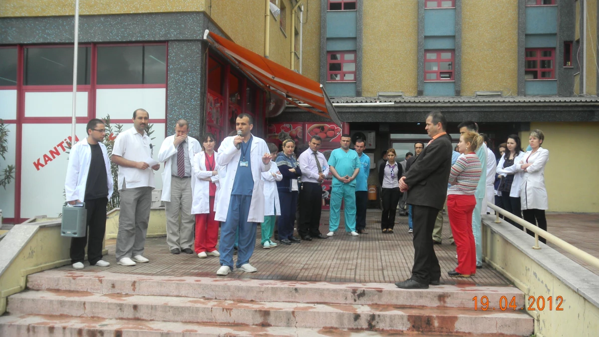 Çaycuma\'da Sağlıkçılar, Doktora Yapılan Saldırıyı Kınadı
