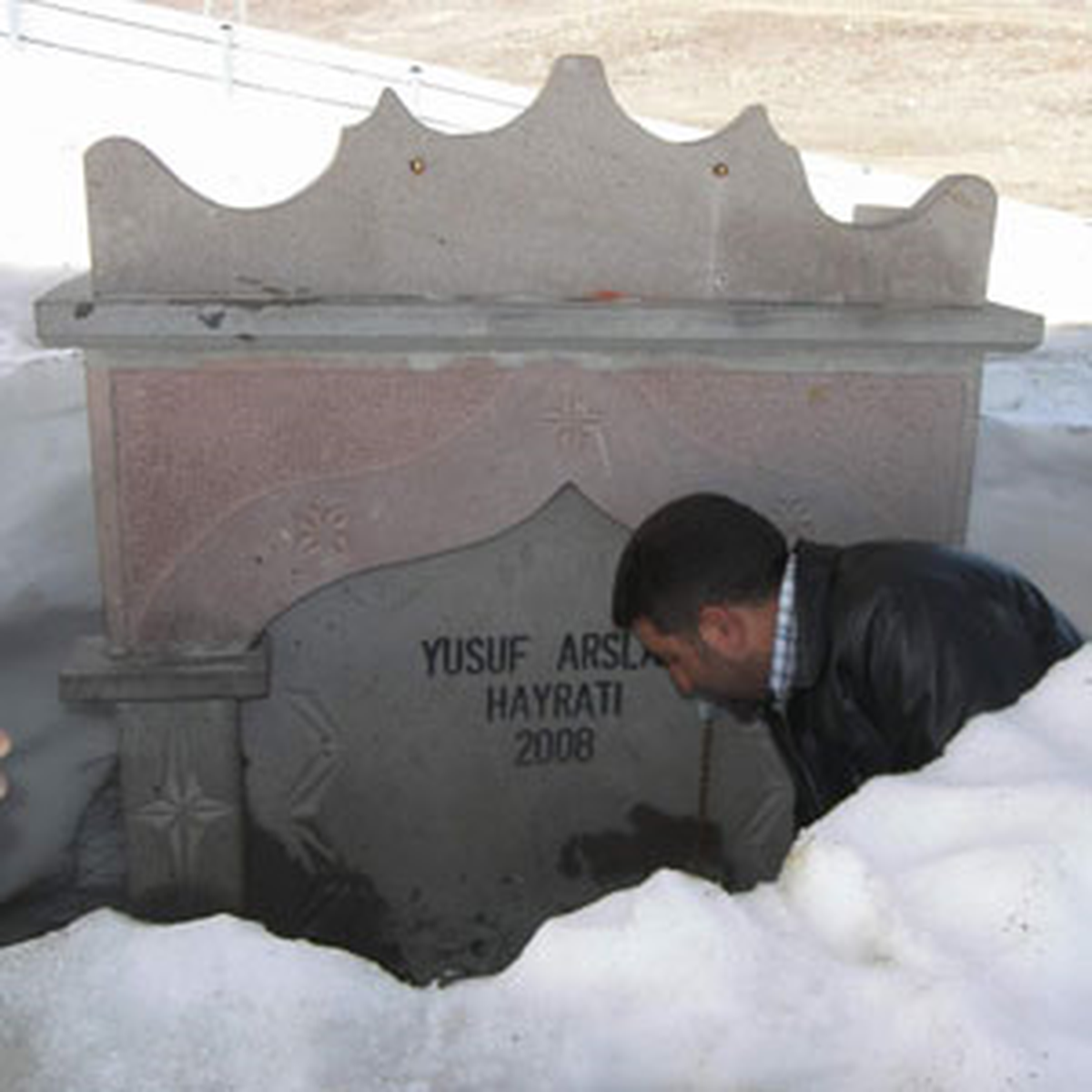 Çeşme Kar Dağlarının Arasında Kaldı