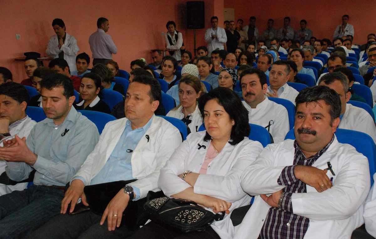Cinayete \'Siyah Kurdeleli\' İsyan
