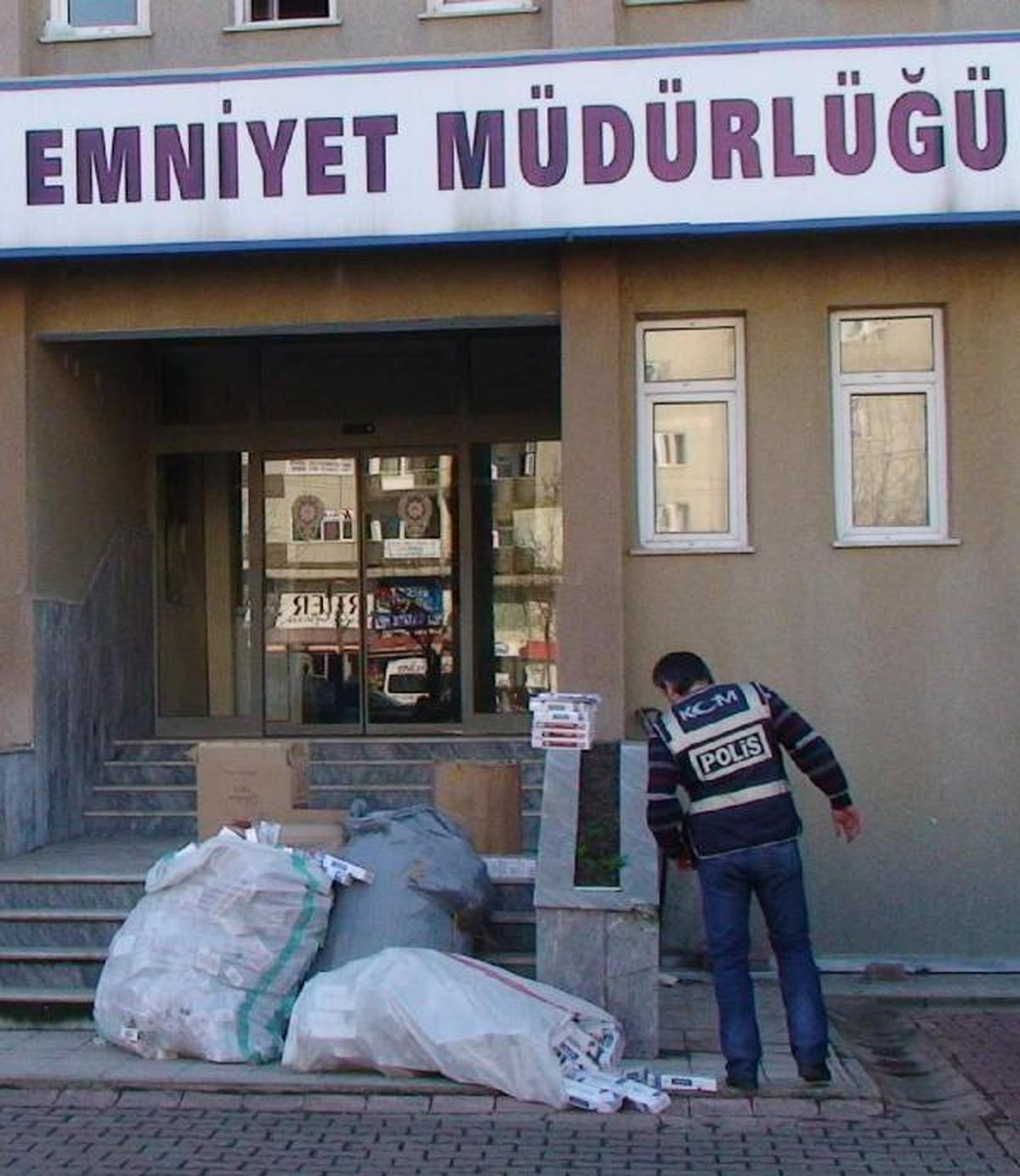 Çorlu\'da 4 Bin Paket Kaçak Sigara Ele Geçirildi