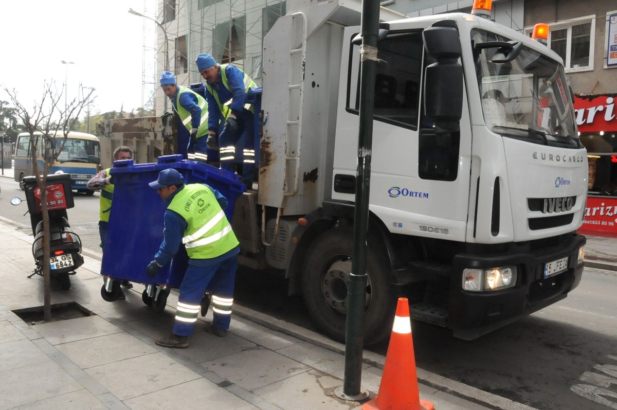 Çorlu Omurtak Caddesi\'ndeki Konteynırlar Yenilendi