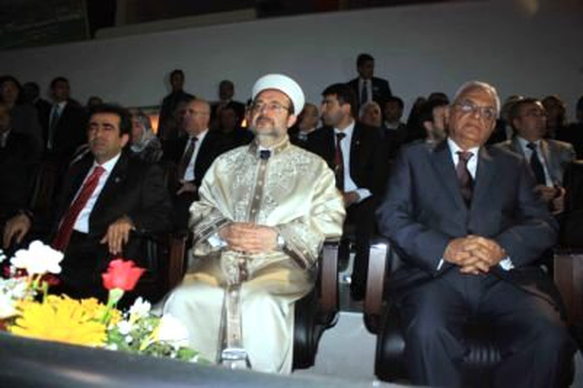 Diyanet İşleri Başkanı Görmez, Mersin\'de İki Caminin Açılışını Yaptı