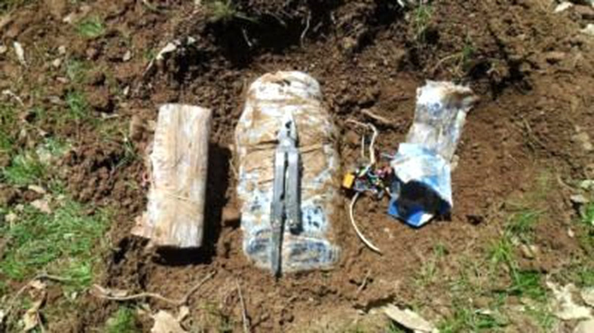 Diyarbakır\'da Yola Döşenmiş 12 Kilogram Patlayıcı Bulundu