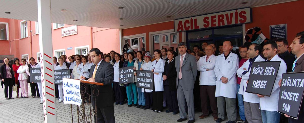 Doktor Cinayeti Simav\'da Protesto Edildi