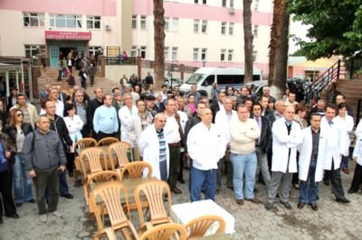 Doktor Arslan\'ın Öldürülmesi Kınandı