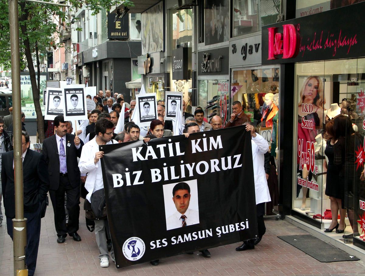 Doktorlardan Yürüyüşlü Tepki