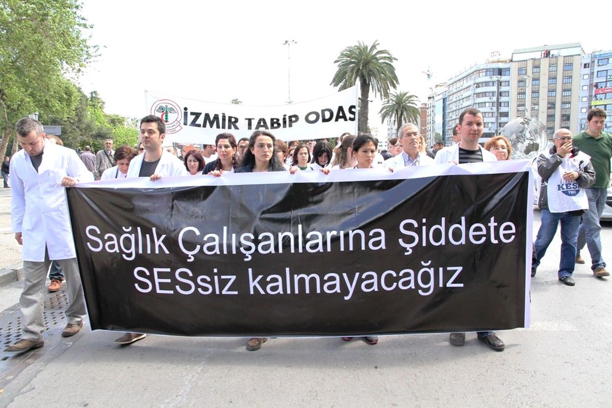 Doktorların İsyanına Başkan Tartan\'dan Destek