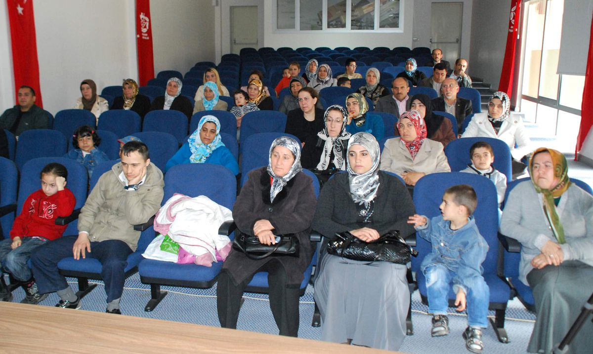 Down Sendromlu Çocukların Ailelerine Seminer