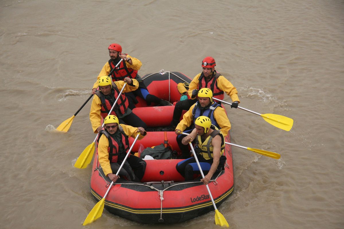 Düzce Ekibi Çaycuma'da Rafting Botu ile Arama Yapıyor