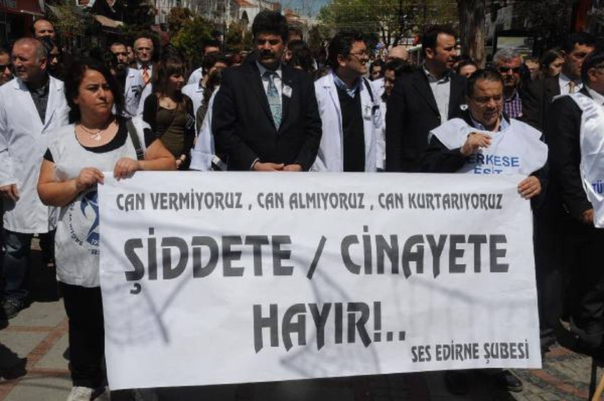 Edirne\'de Doktorlardan Eylem